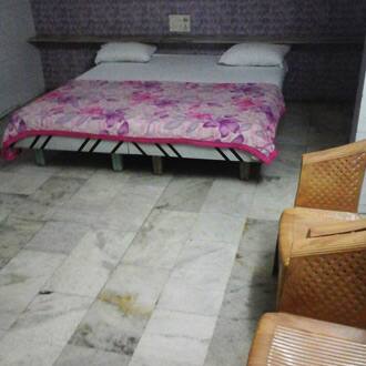 Hotel Jewels, Surat 2